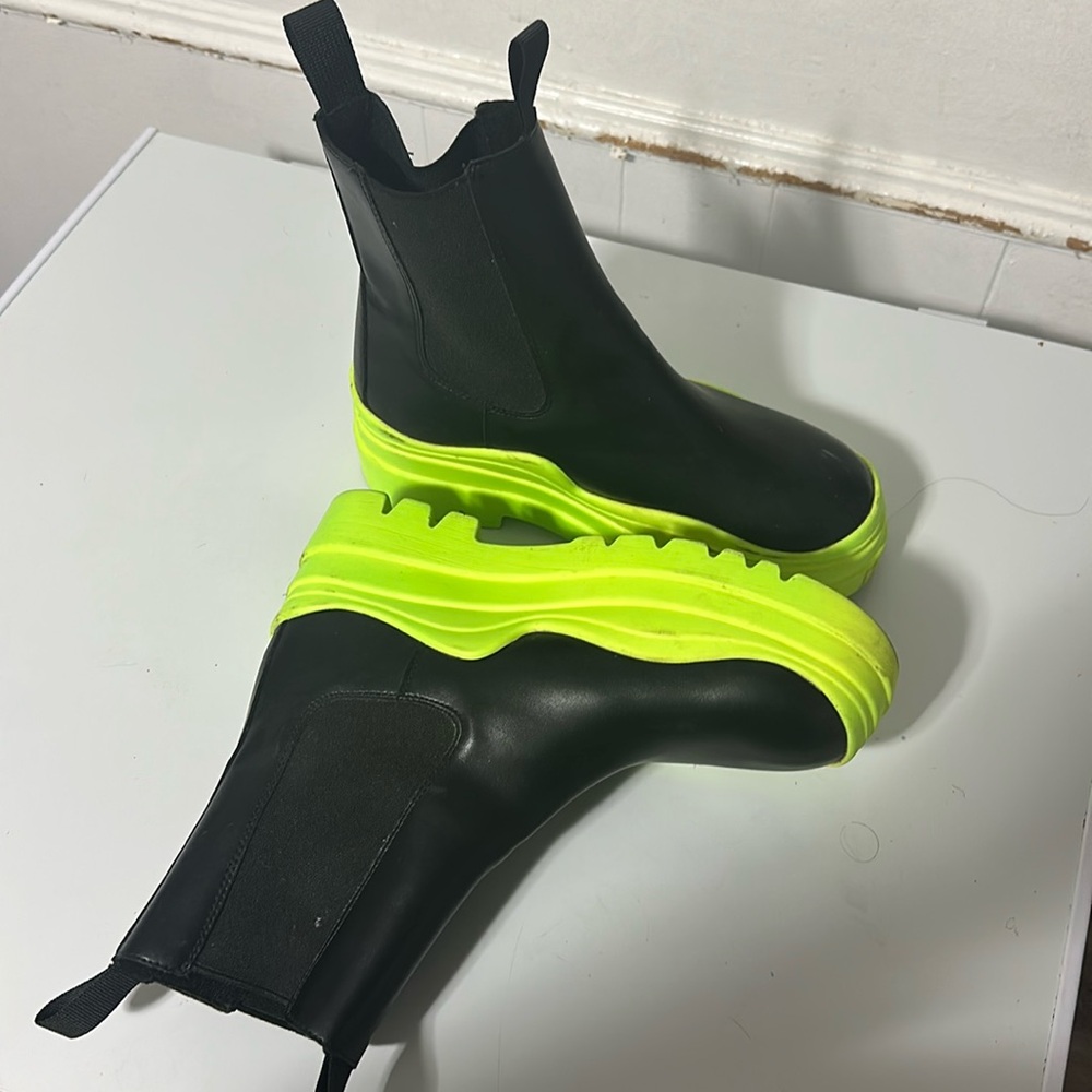 Two toned boots